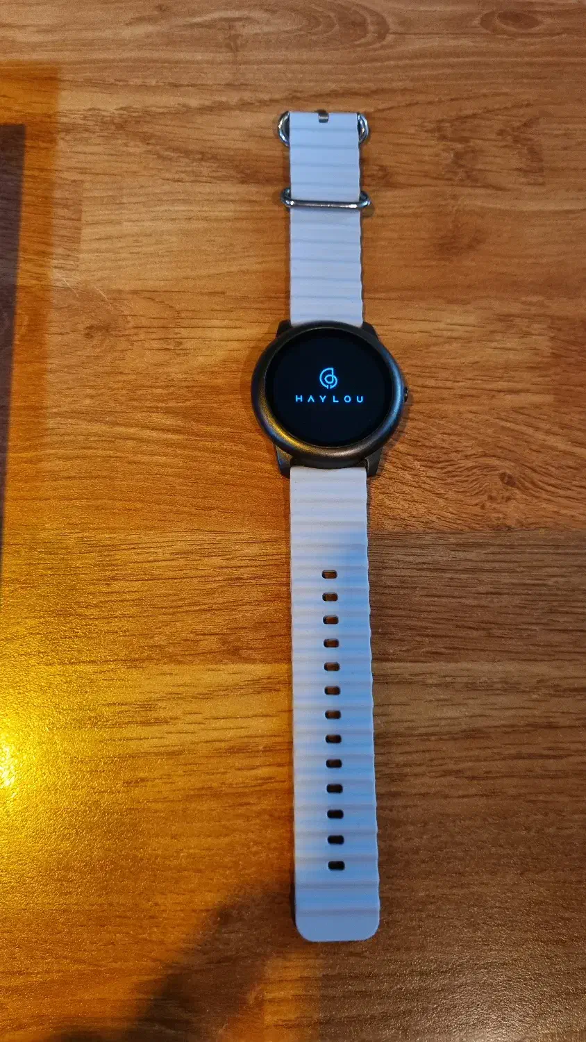 ساعت هوشمند هایلو سولار|ساعت|رشت, معلم|دیوار