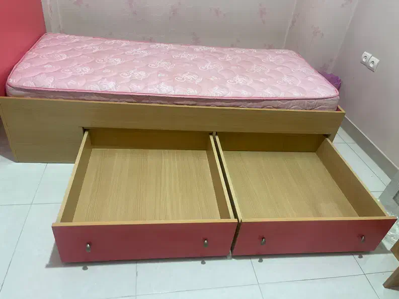 ست تخت و کتابخانه MDF صورتی نوجوان|تخت و سرویس خواب|تهران, سبلان (لشگر)|دیوار