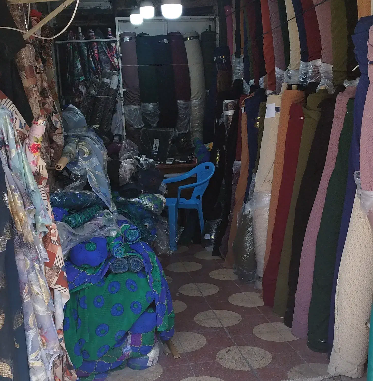 اجاره مغازه|اجارهٔ مغازه و غرفه|شیراز, بازار|دیوار