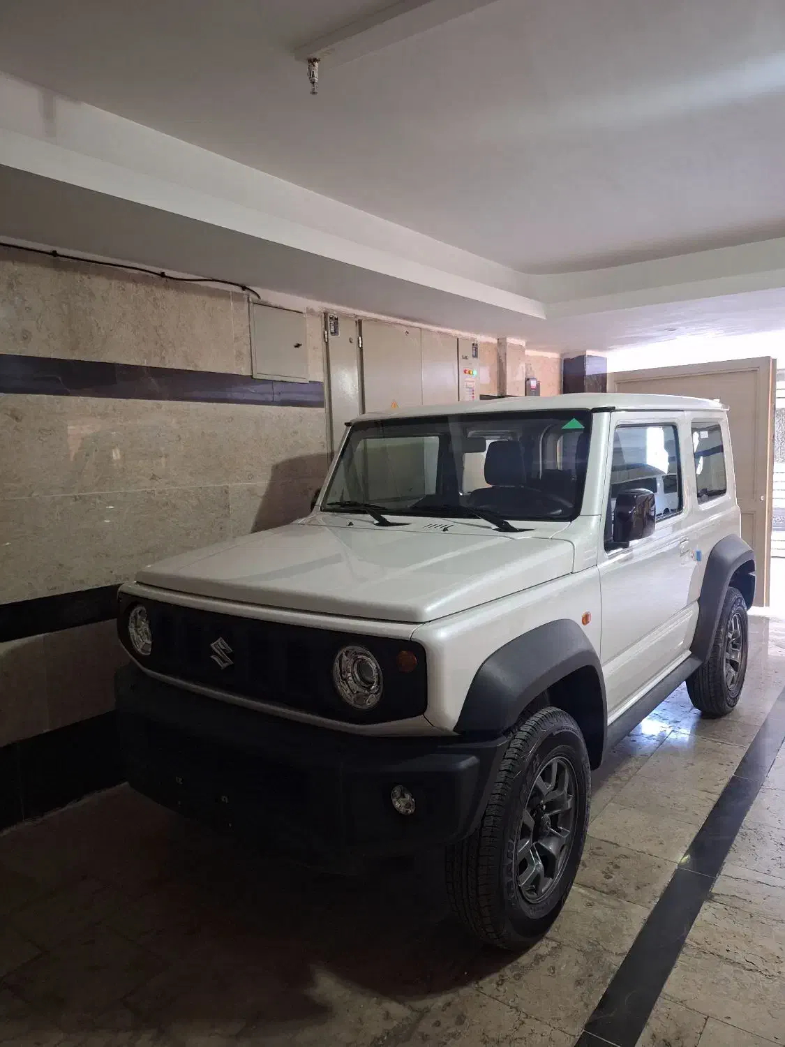 سوزوکی جیمنی|خودرو سواری و وانت|اندیشه, اندیشه فاز ۳|دیوار