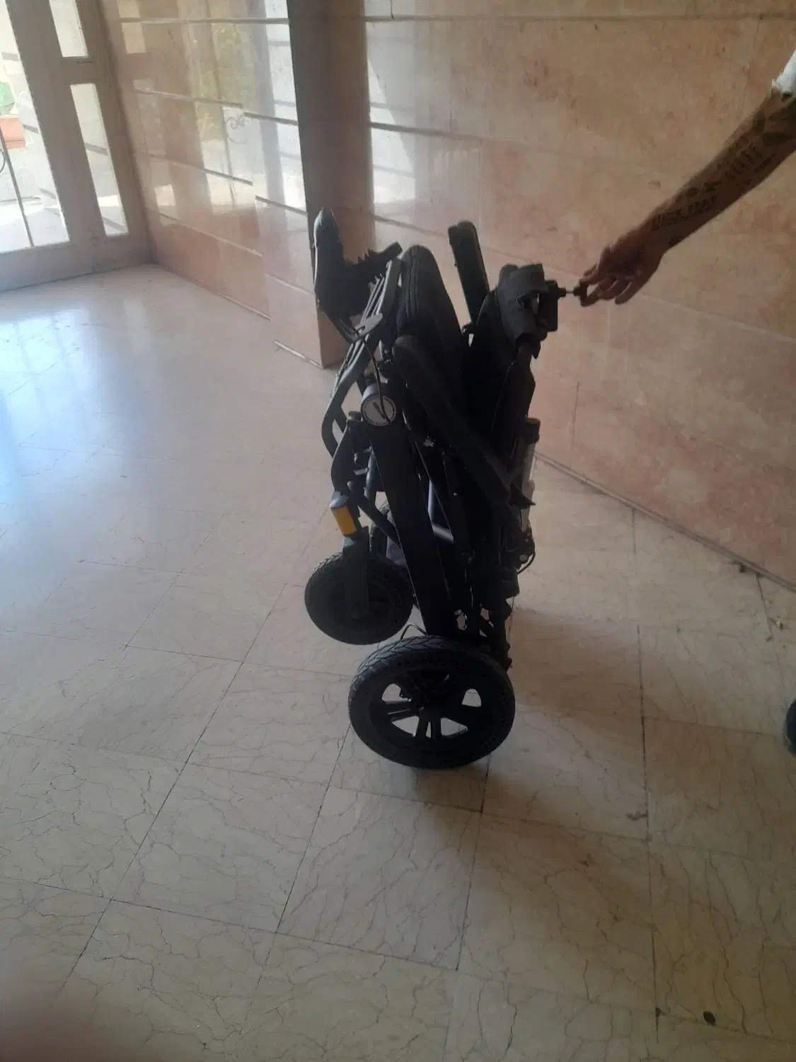 ویلچر برقی فول تاشو مسافرتی جک برقی پشت ریموت دار|آرایشی، بهداشتی، درمانی|تهران, شیخ هادی|دیوار