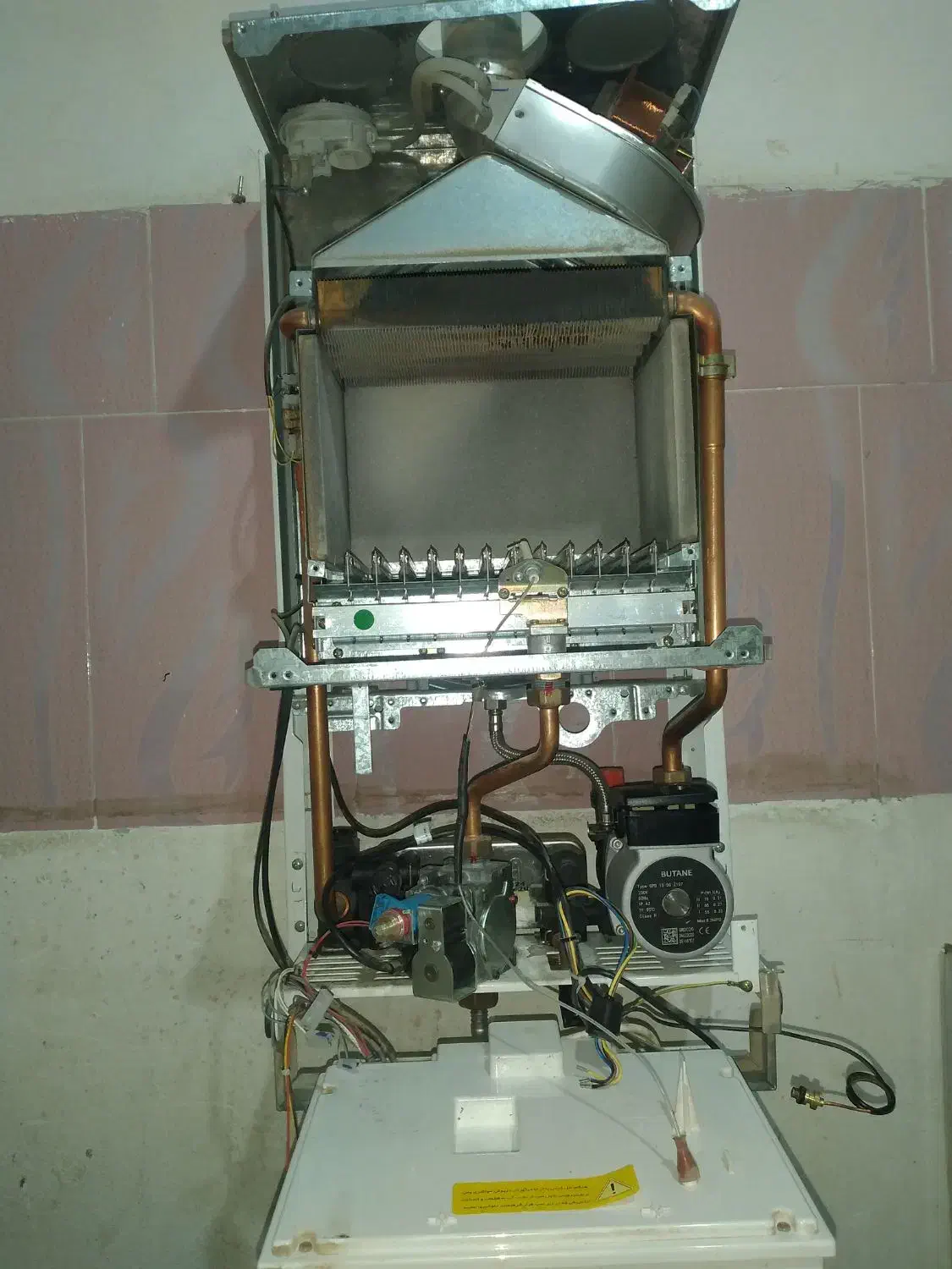 پکیچ بوتان مدل ببتا ۲۴۰۰۰|آبگرمکن، پکیج، شوفاژ|نیشابور, شهرک فرهنگیان|دیوار