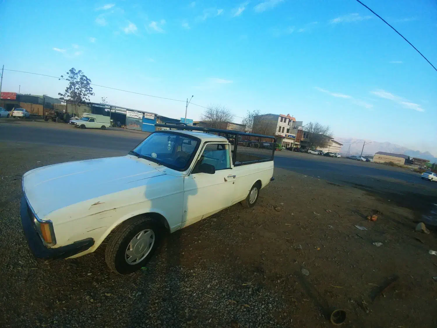 پیکان وانت|خودرو سواری و وانت|میانه, |دیوار