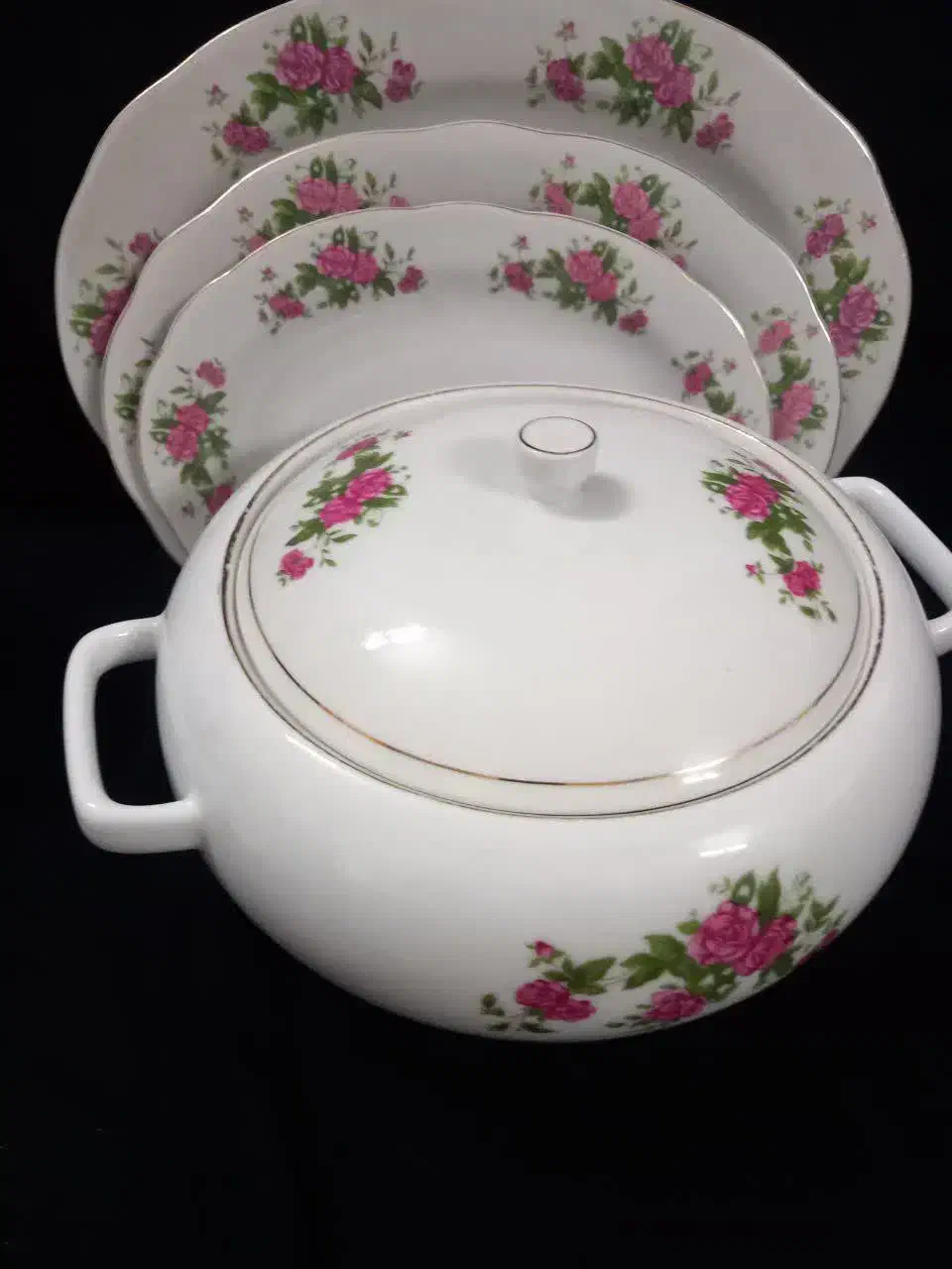 سماور برنجی وتعدادی ظروف دیگر|ظروف سرو و پذیرایی|اصفهان, همدانیان|دیوار