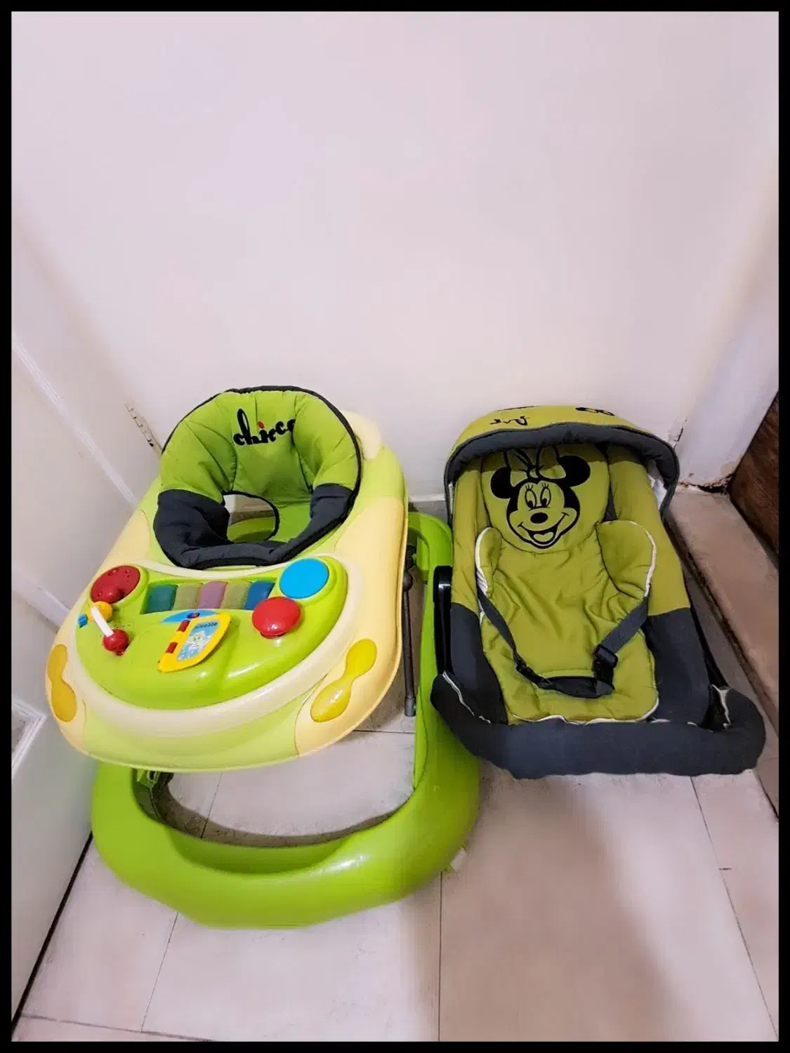 روروعک وکریر.|کالسکه و لوازم جانبی|رشت, رودبارتان|دیوار