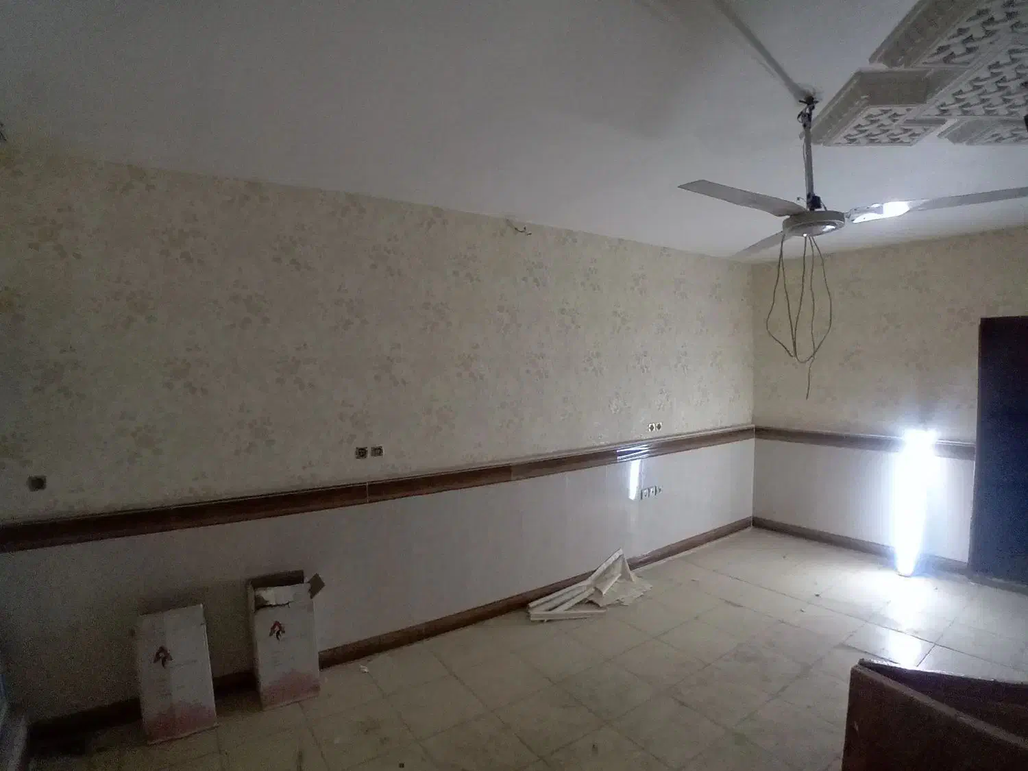 نصاب کاغذ دیواری|خدمات پیشه و مهارت|قم, باجک یک|دیوار