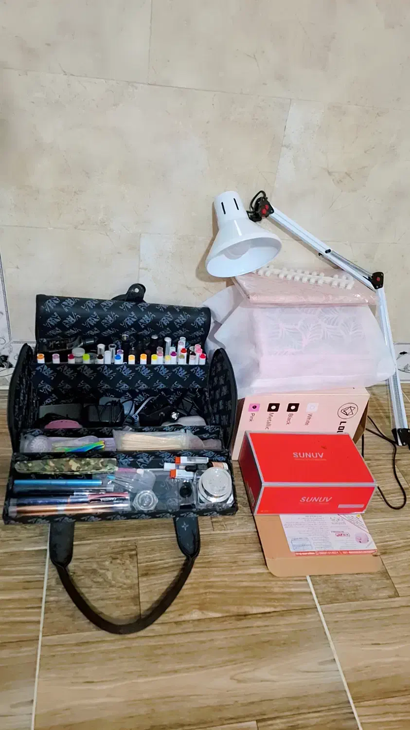 لوازم کاشت ناخن|آرایشگاه و سالنهای زیبایی|ساوه, |دیوار