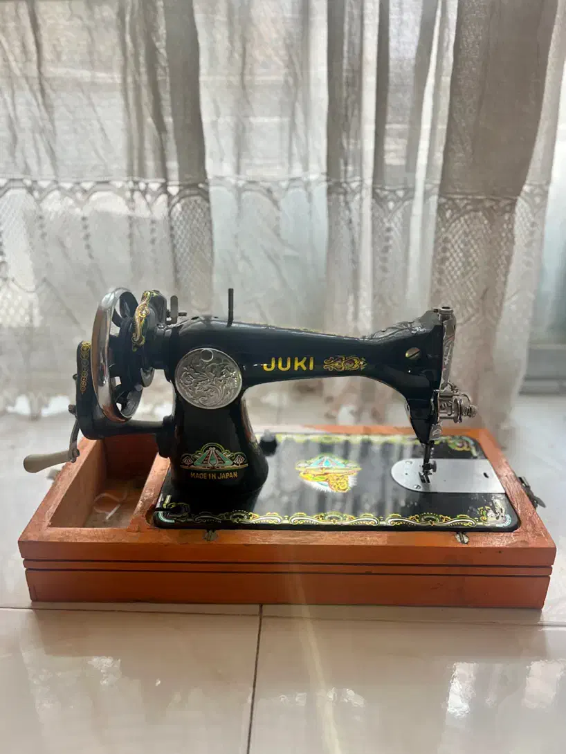 چرخ خیاطی جوکیJuki اصل ژاپن درحدنو کم استفاده شده|چرخ خیاطی و ریسندگی|اصفهان, گلزار|دیوار