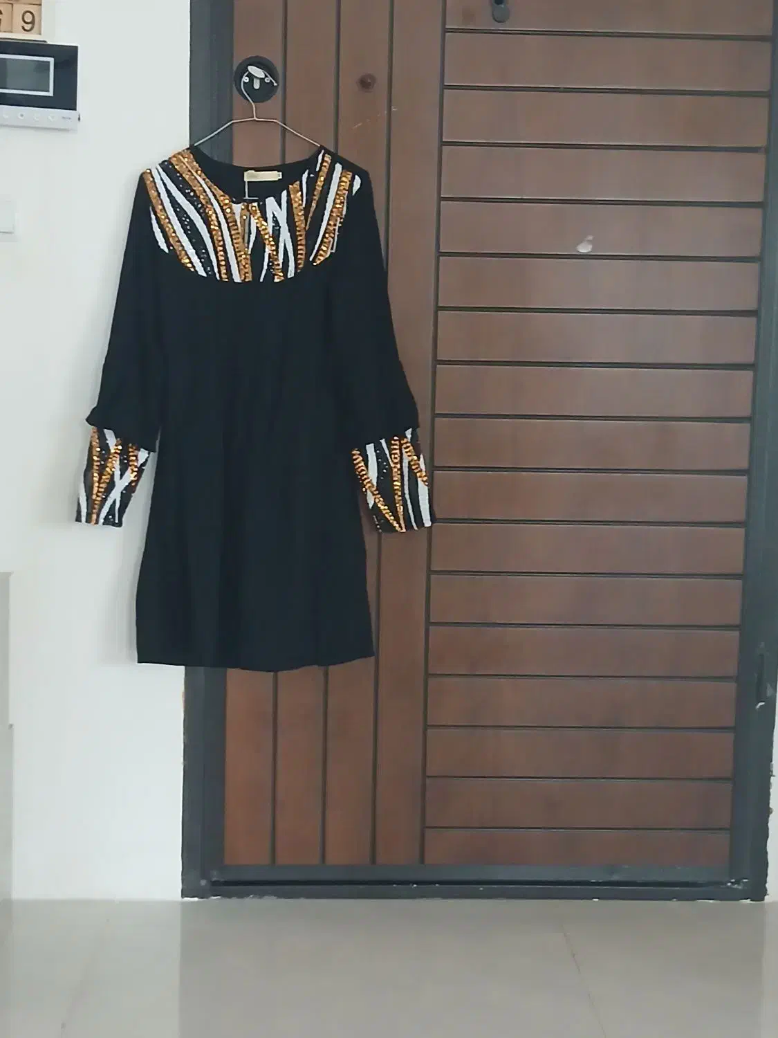 لباس همگی نو|لباس|گرگان, |دیوار