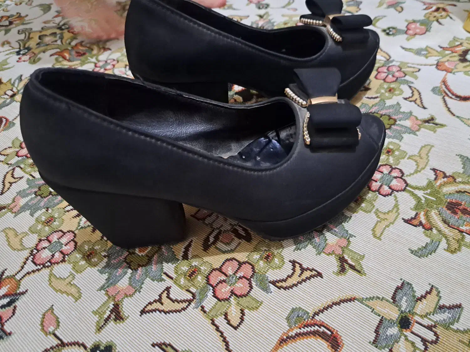 کفش|کیف، کفش، کمربند|کهریزک, |دیوار