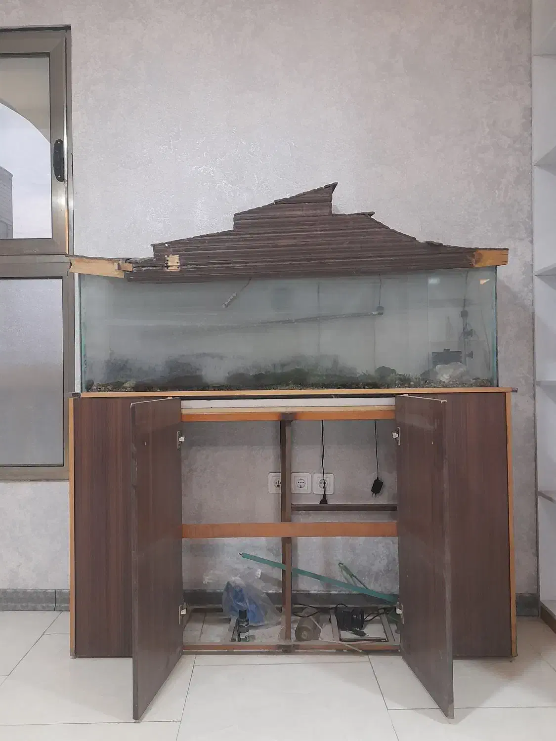 آکواریوم درحد|ماهی|شاهینشهر, گرگاب|دیوار