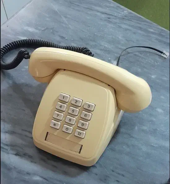 تلفن سالم|کلکسیون اشیاء عتیقه|میانه, |دیوار