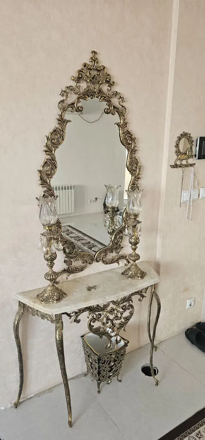 کنسول و آینه و شمعدان برنجی|بوفه، ویترین، کنسول|رشت, کوی مهر|دیوار