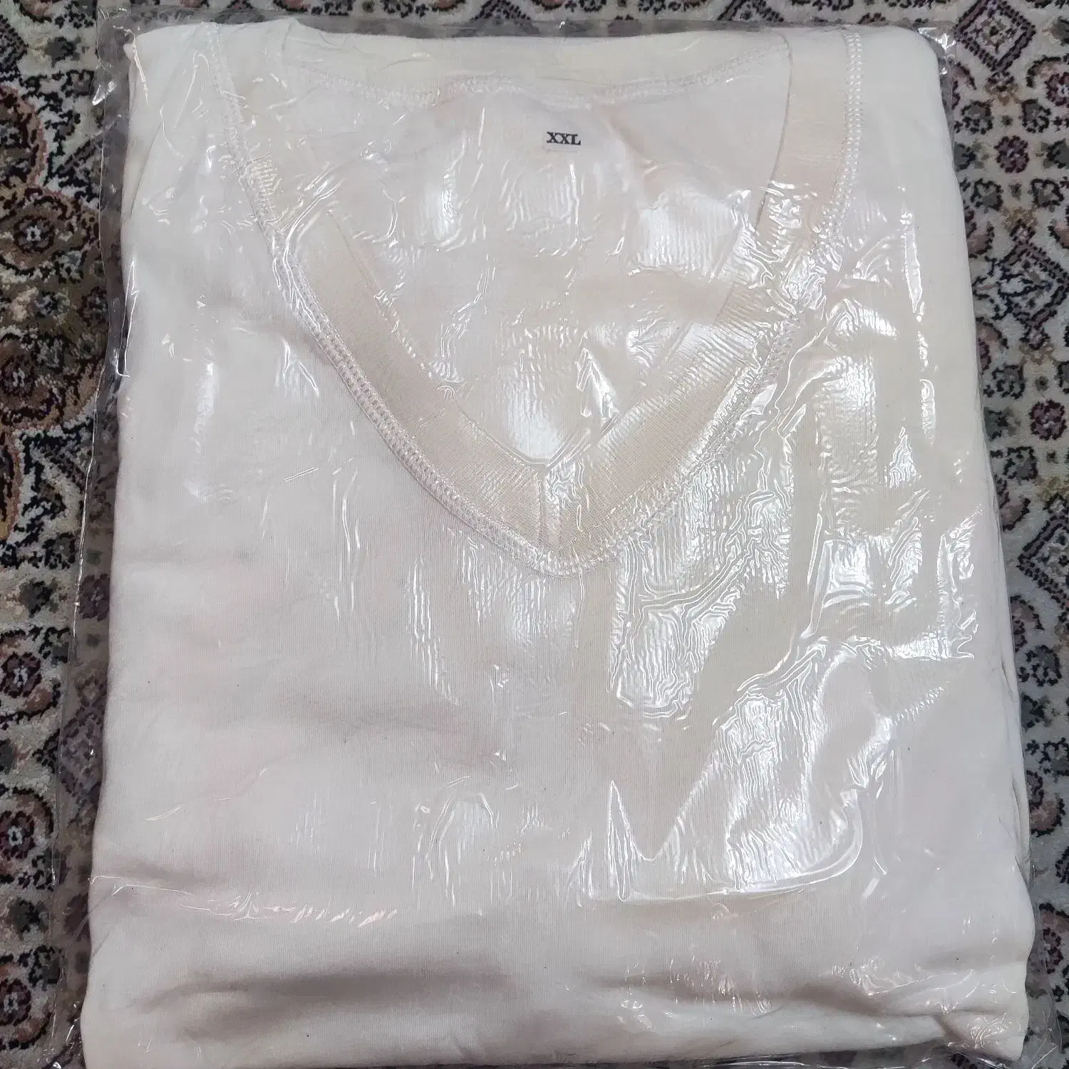 لباس زیر گرم اقایان|لباس|ری, شهید غیوری (ابن باویه)|دیوار