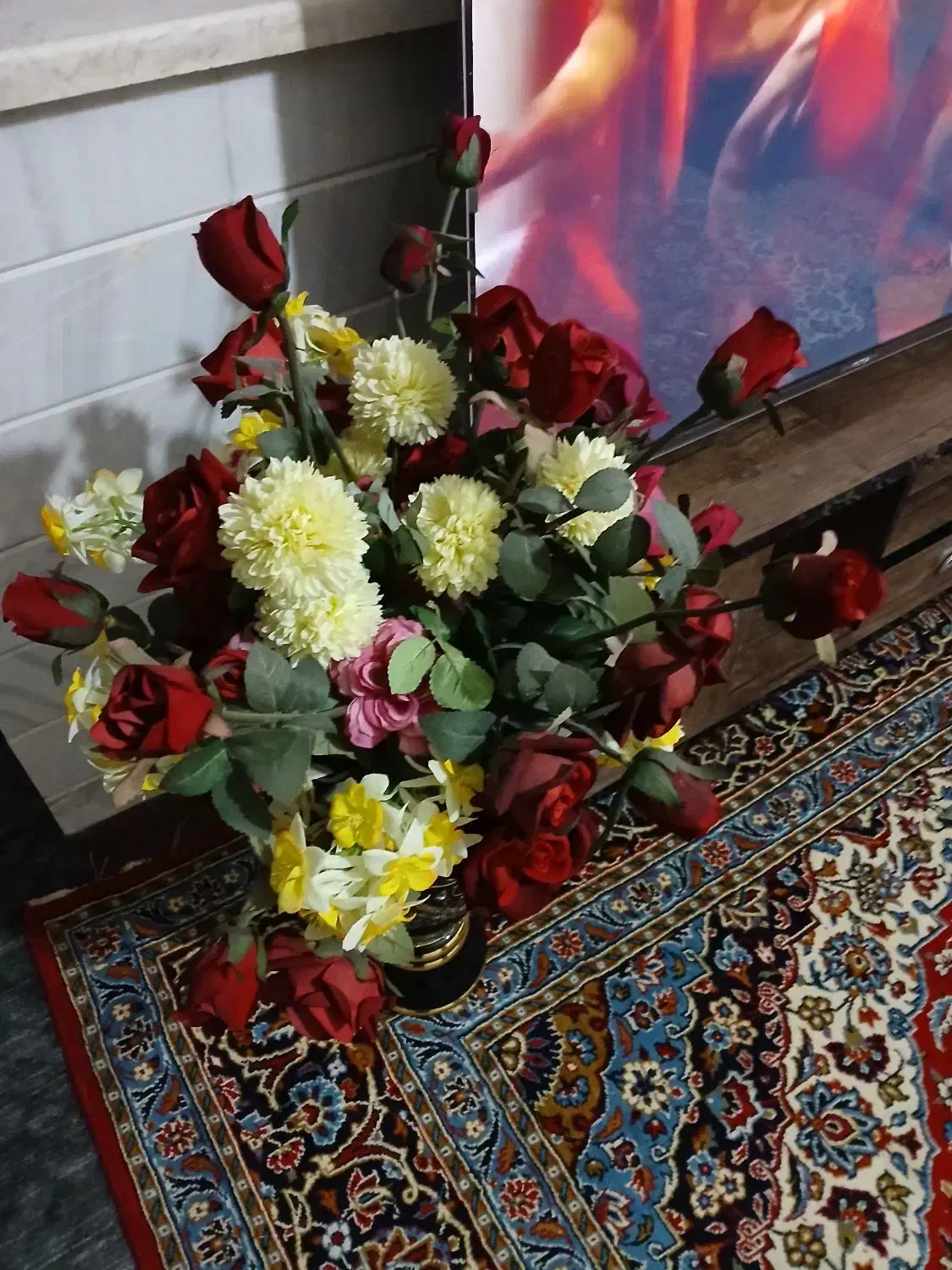 سلام یک عدد گلدان|گل مصنوعی|قم, باغ شریفی|دیوار