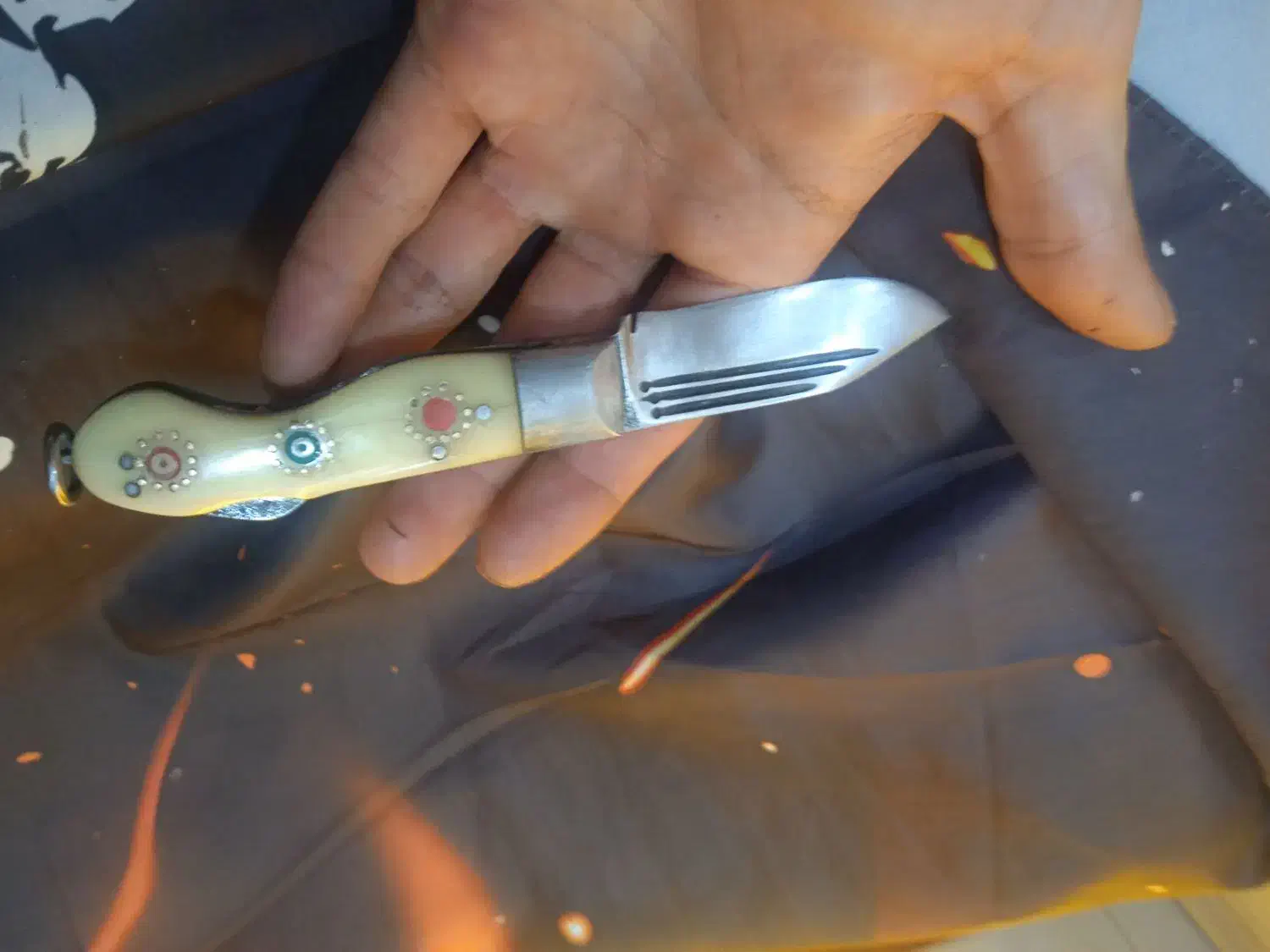 چاقو بابا|کلکسیون اشیاء عتیقه|اهر, |دیوار