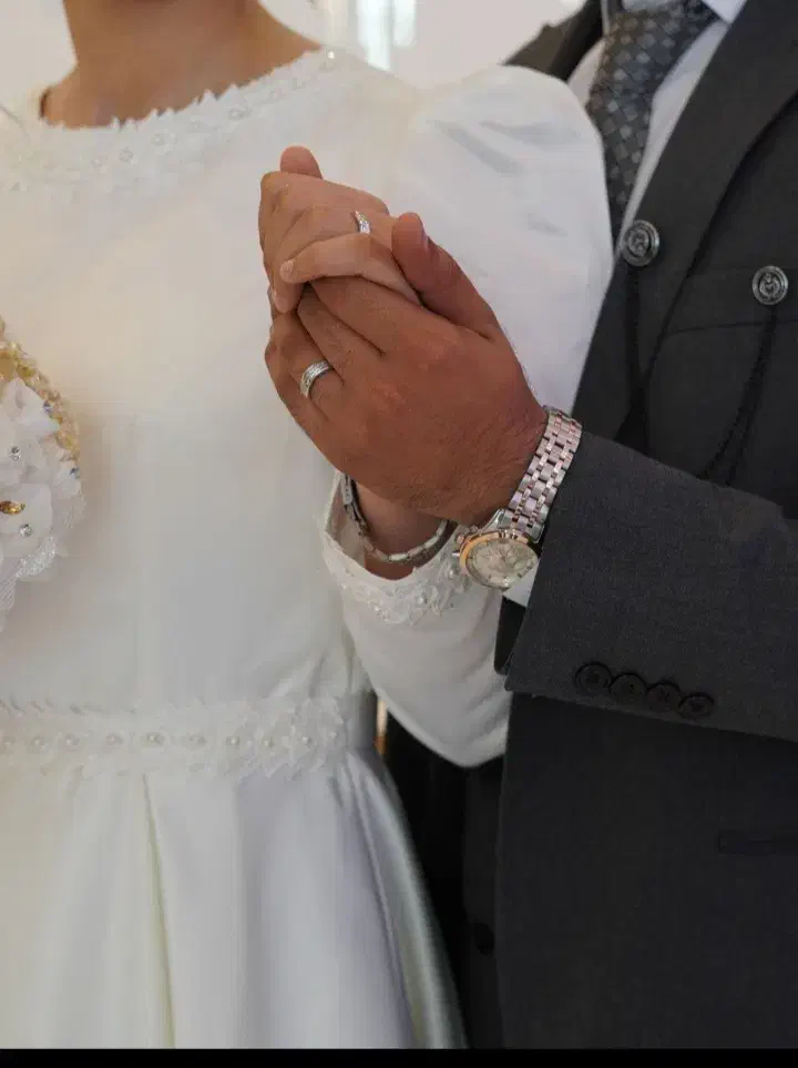 پیراهن عقد|لباس|گلبهار, شهر جدید گلبهار|دیوار