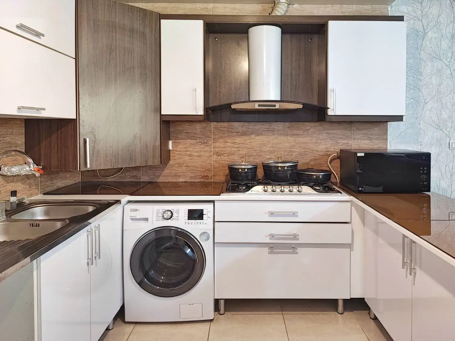 اجاره آپارتمان مبله فول امکانات در بهشتی|اجارهٔ کوتاهمدت آپارتمان و سوئیت|شیراز, شیمی گیاه|دیوار