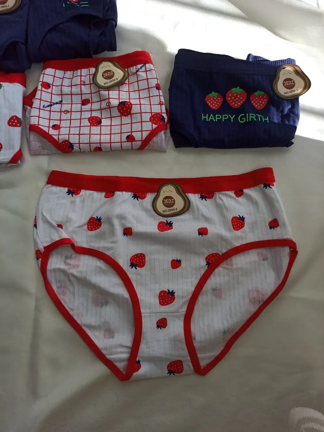 توت فرنگی برند دنیز|لباس|بجنورد, |دیوار