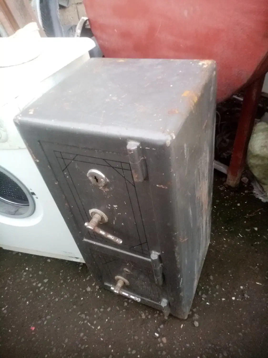 گاو صندوق|دفتر کار|لنگرود, |دیوار