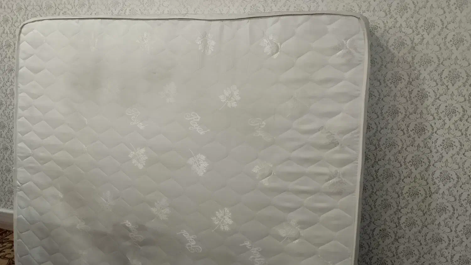 تشک|تشک تختخواب|بروجرد, |دیوار