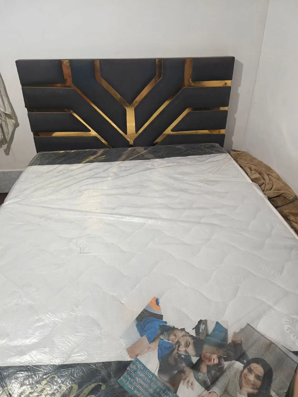 تخت پاتختی میز آرایش|تخت و سرویس خواب|درگهان, |دیوار