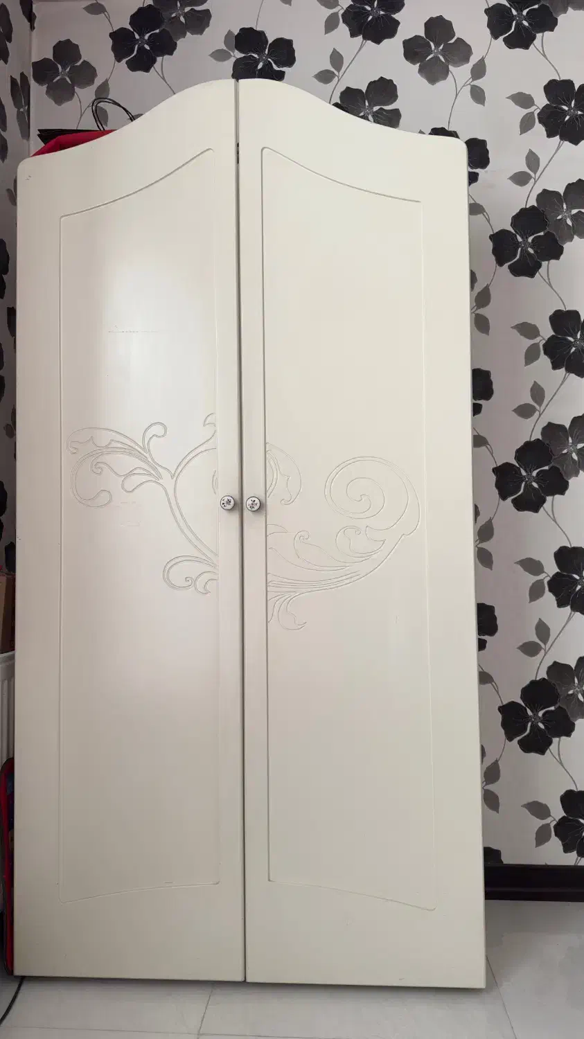 کمد و دراور|جاکفشی، کمد، دراور|اندیشه, اندیشه فاز ۳|دیوار