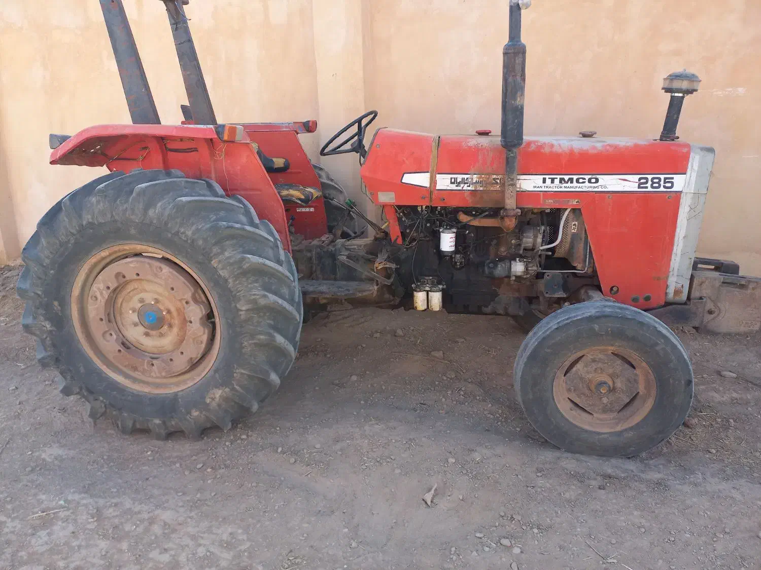 فروش تراکتورفرگوسن ۲۸۵ مدل ۸۴|خودرو سنگین|آباده, |دیوار