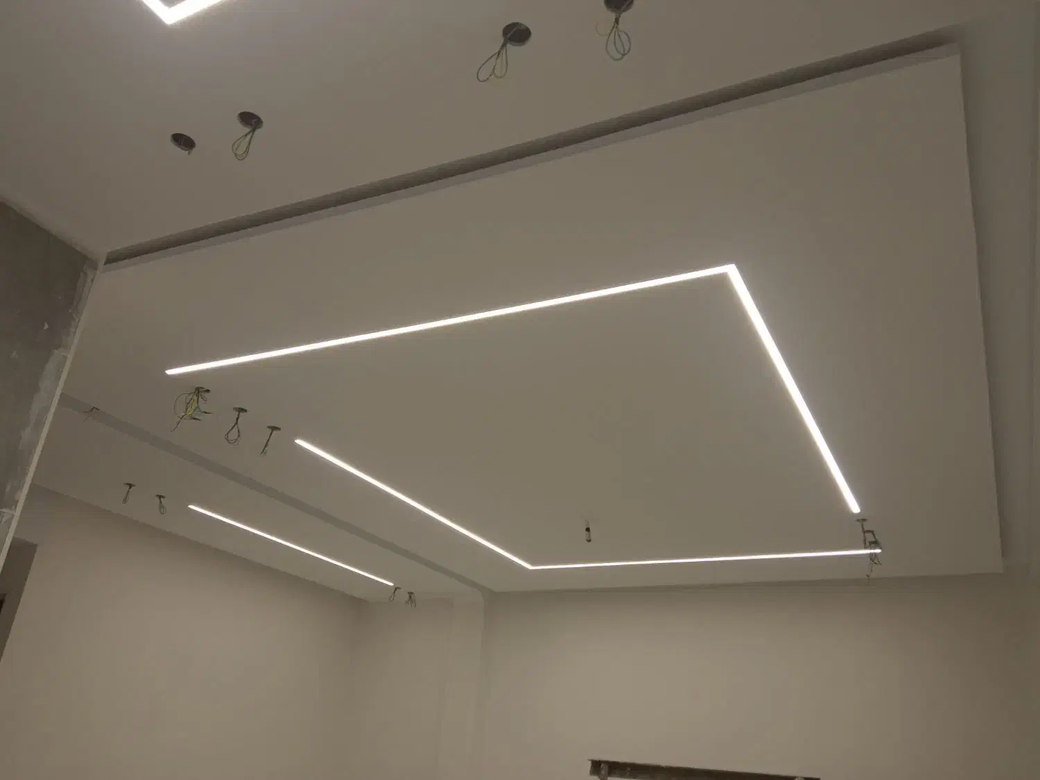 برق کار ،برقکارنصب لوسترلاین نوری آنتن تلفن آیفون|خدمات پیشه و مهارت|ری, شهید غیوری (ابن باویه)|دیوار