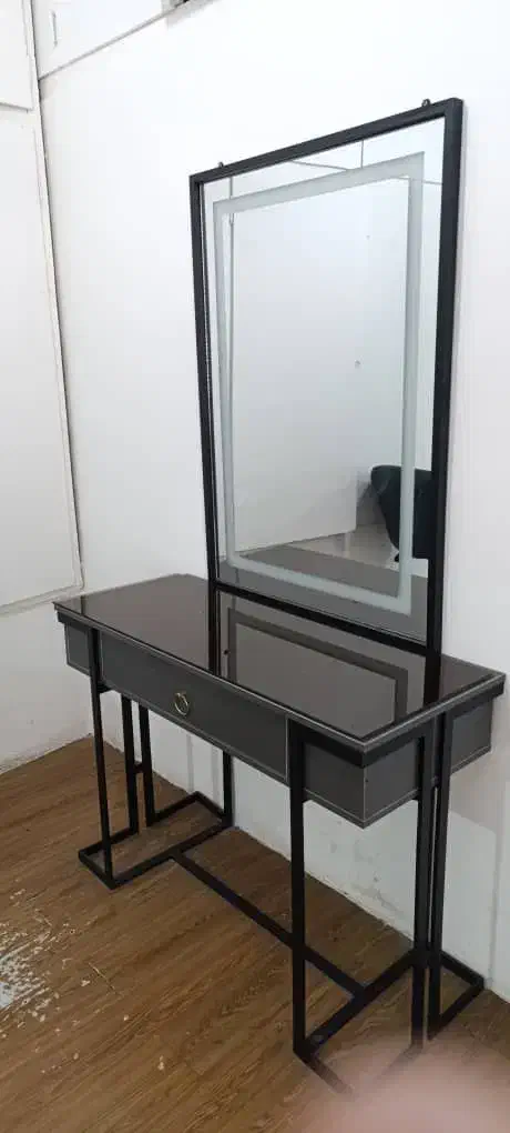 تجهیزات آرایشگاهی|آرایشگاه و سالنهای زیبایی|تهران, تسلیحات|دیوار