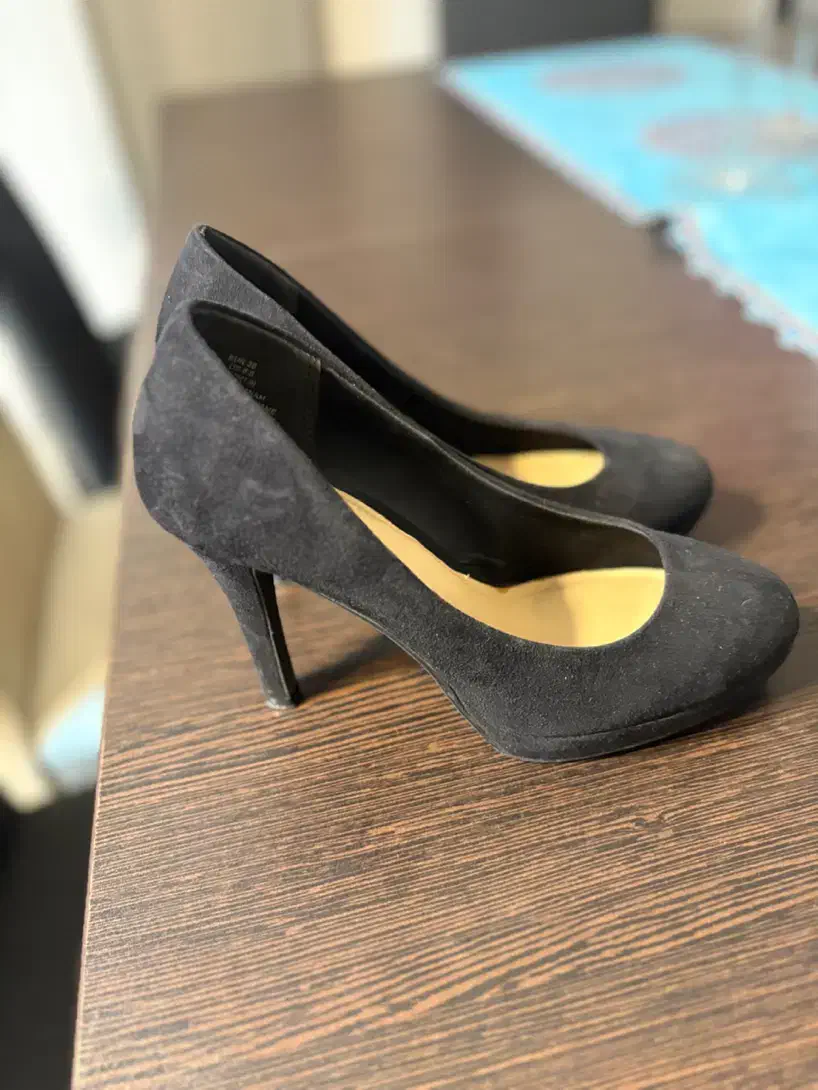 کفش|کیف، کفش، کمربند|ساری, |دیوار