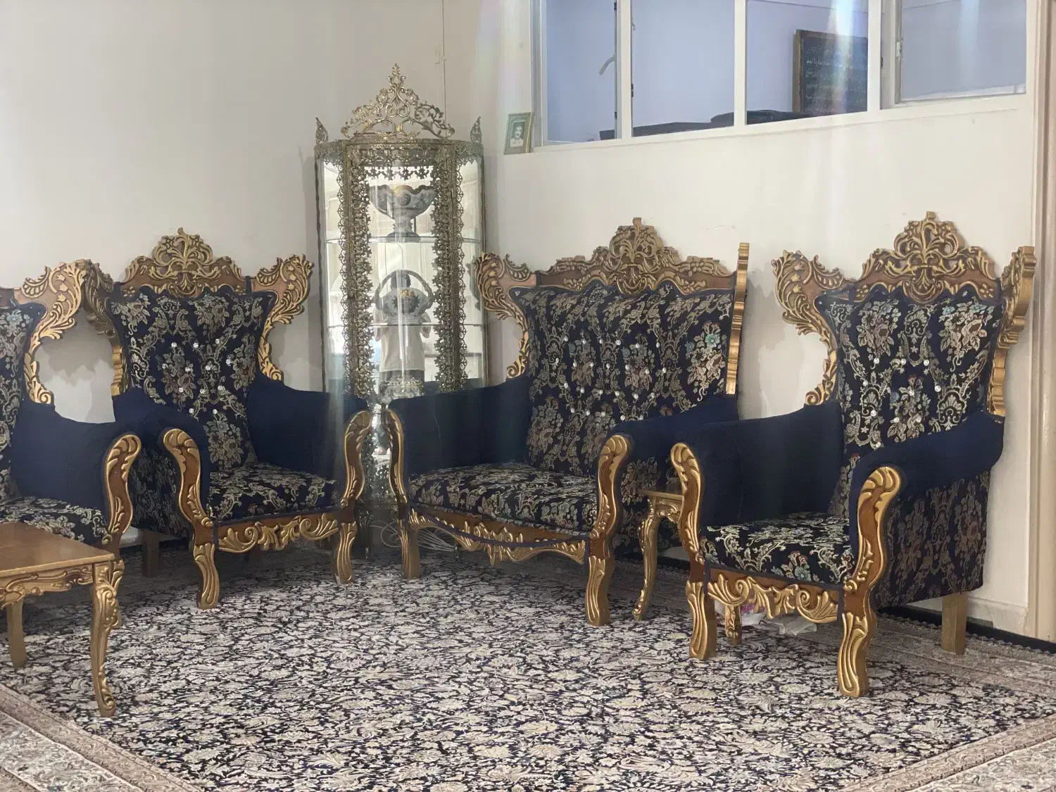 مبل سلطنتی ۹نفره باجلومبلی ۱۲۰۰۰۰۰۰ملوین|مبلمان خانگی و میز عسلی|مریوان, |دیوار
