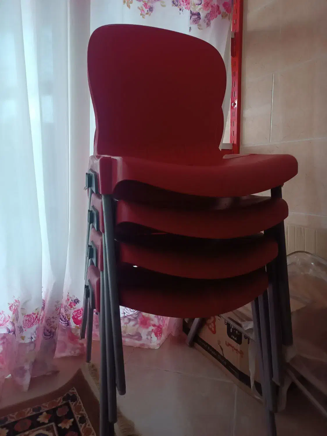 چهار عدد صندلی پلاستیکی|صندلی و نیمکت|رامجین, |دیوار