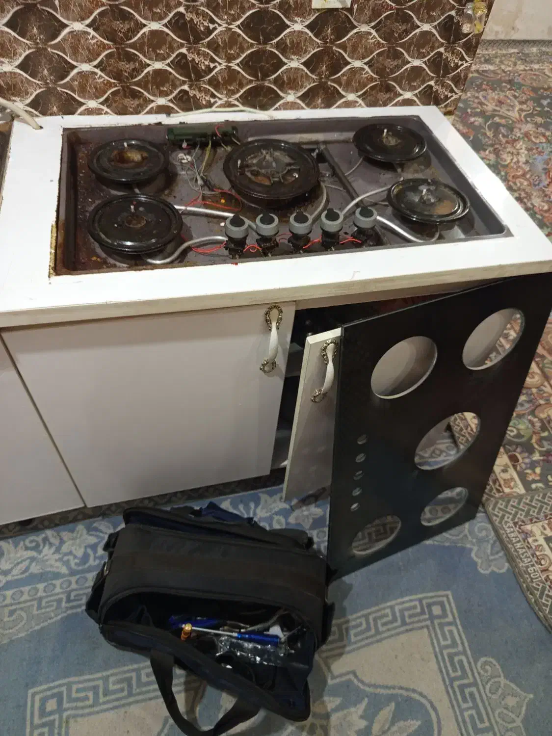 تعمیرات تخصصی اجاق گاز و تعویض و نصب شیشه اجاق گاز|خدمات پیشه و مهارت|نسیمشهر, |دیوار