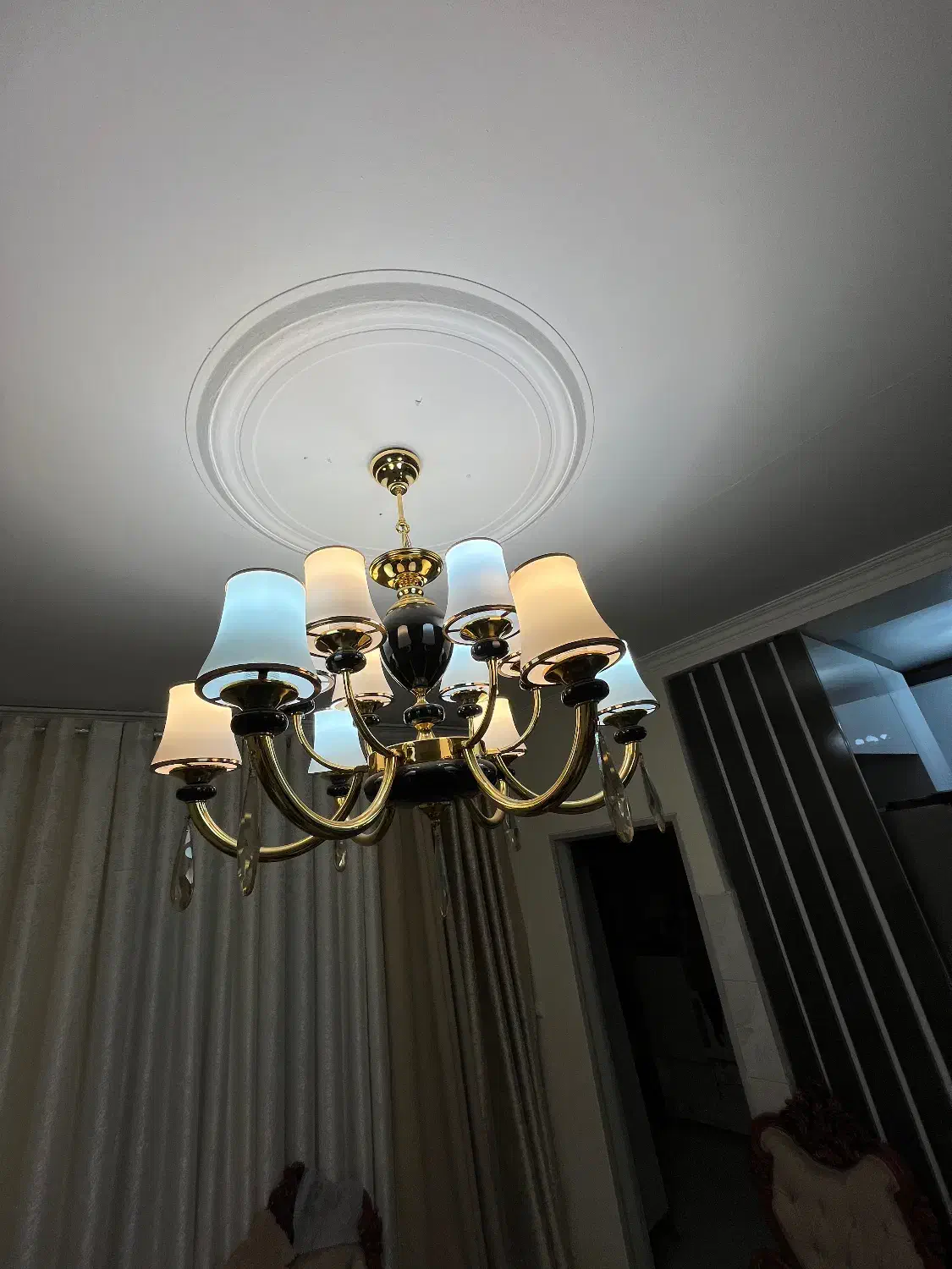 لوستر کلاسیک|لوستر و چراغ آویز|کوه چنار, |دیوار