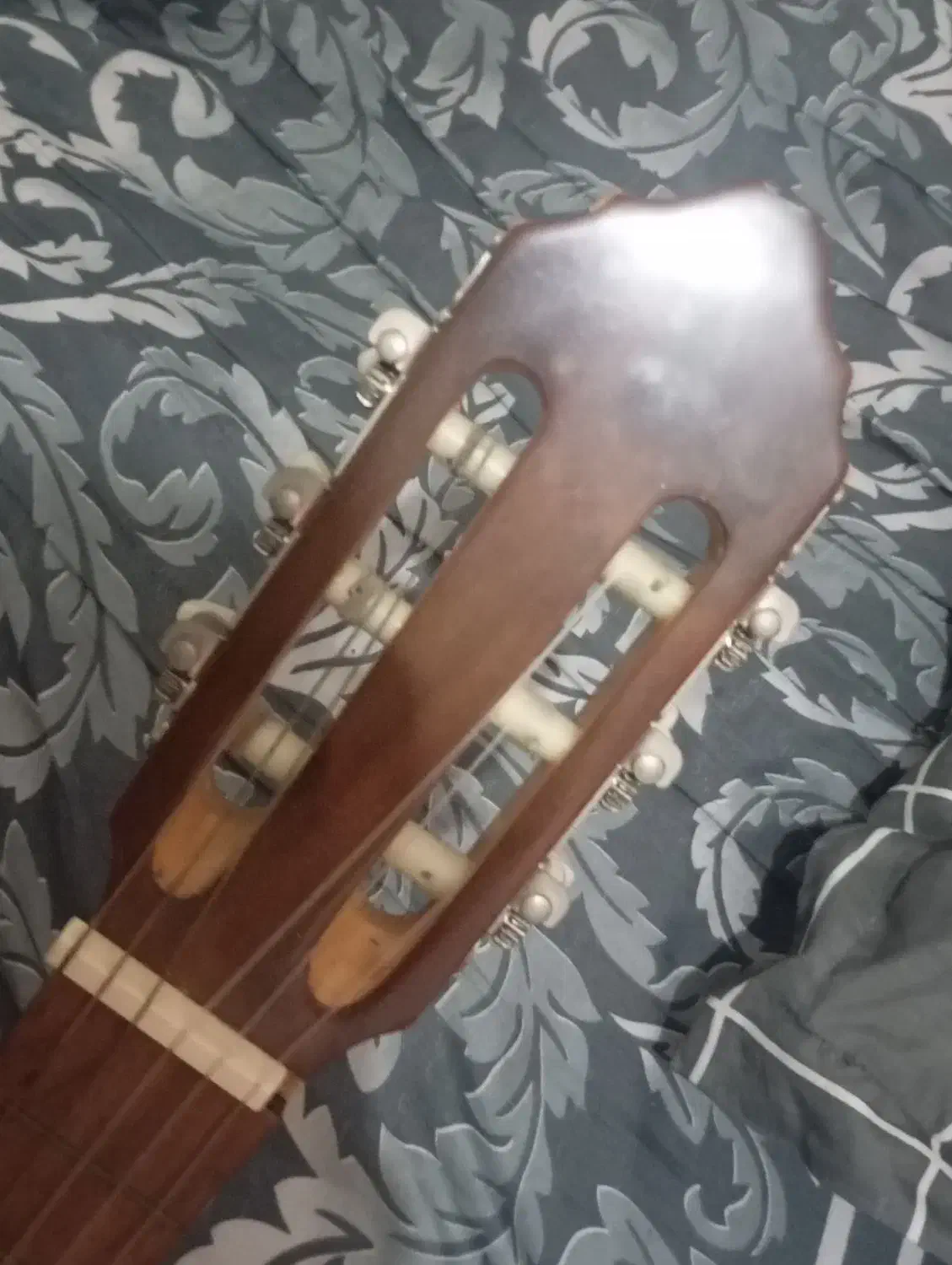 گیتار|گیتار، بیس، امپلیفایر|صومعهسرا, |دیوار