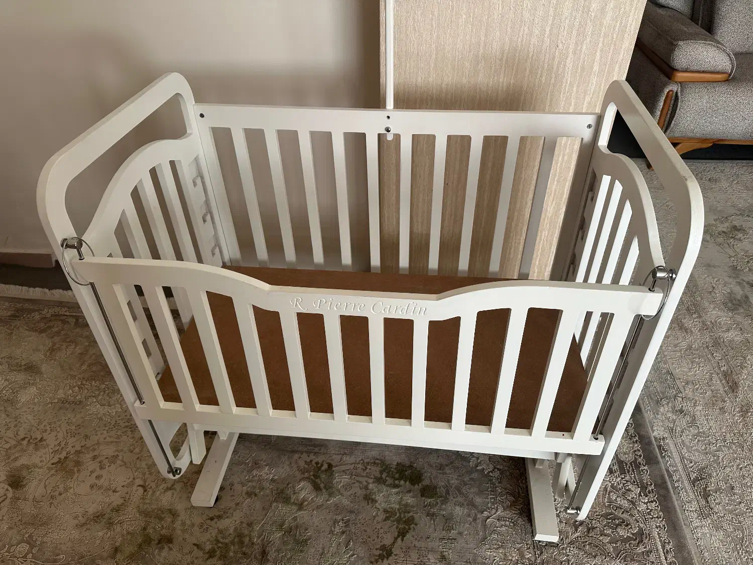 گهواره کنار مادر|تخت و صندلی بچه|تبریز, |دیوار