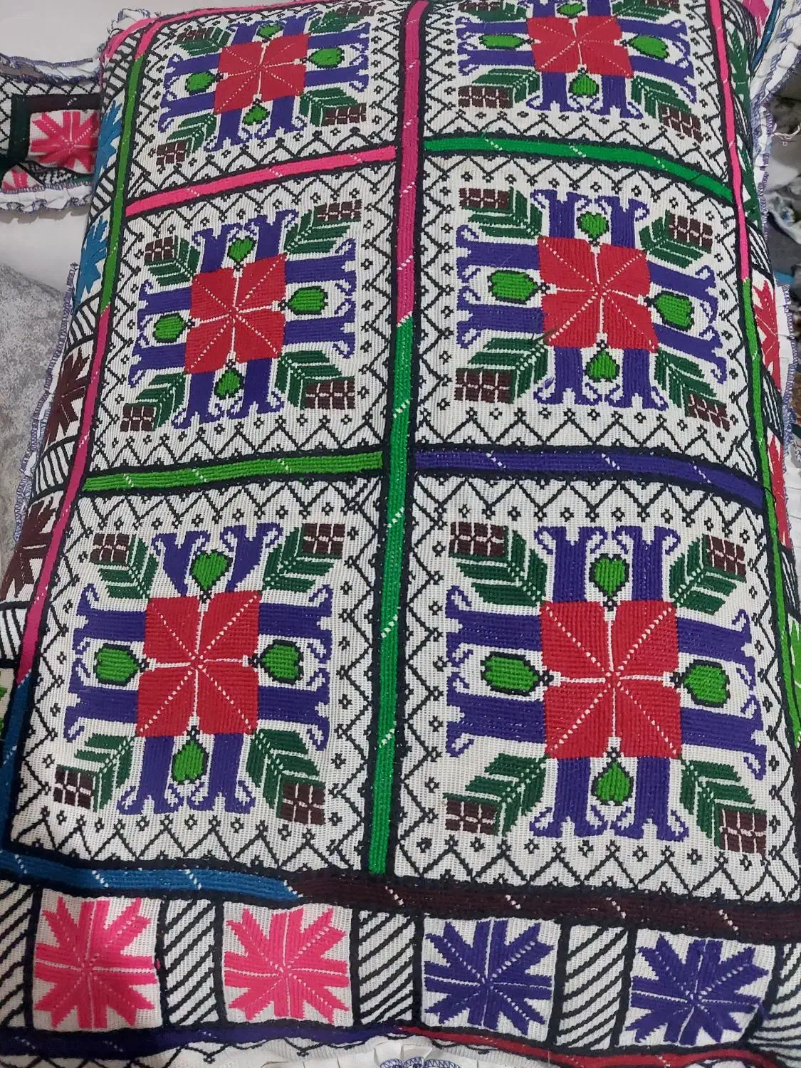 پشتی سنتی|پشتی|زاهدان, |دیوار