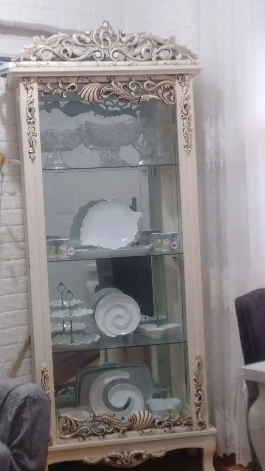 بوفه کاملا سالم|بوفه، ویترین، کنسول|بندر انزلی, معلم|دیوار