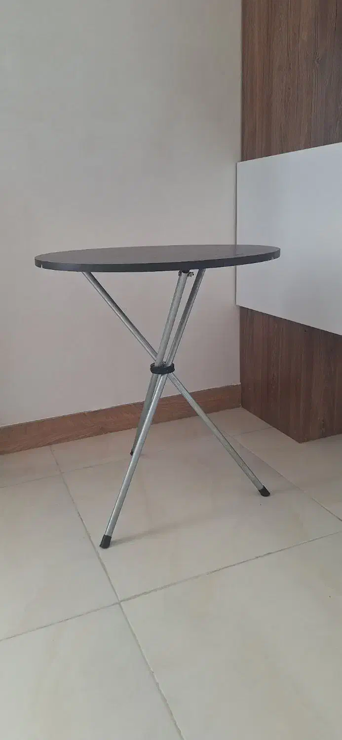 میز خاطره|میز تلفن|رشت, رشتیان|دیوار