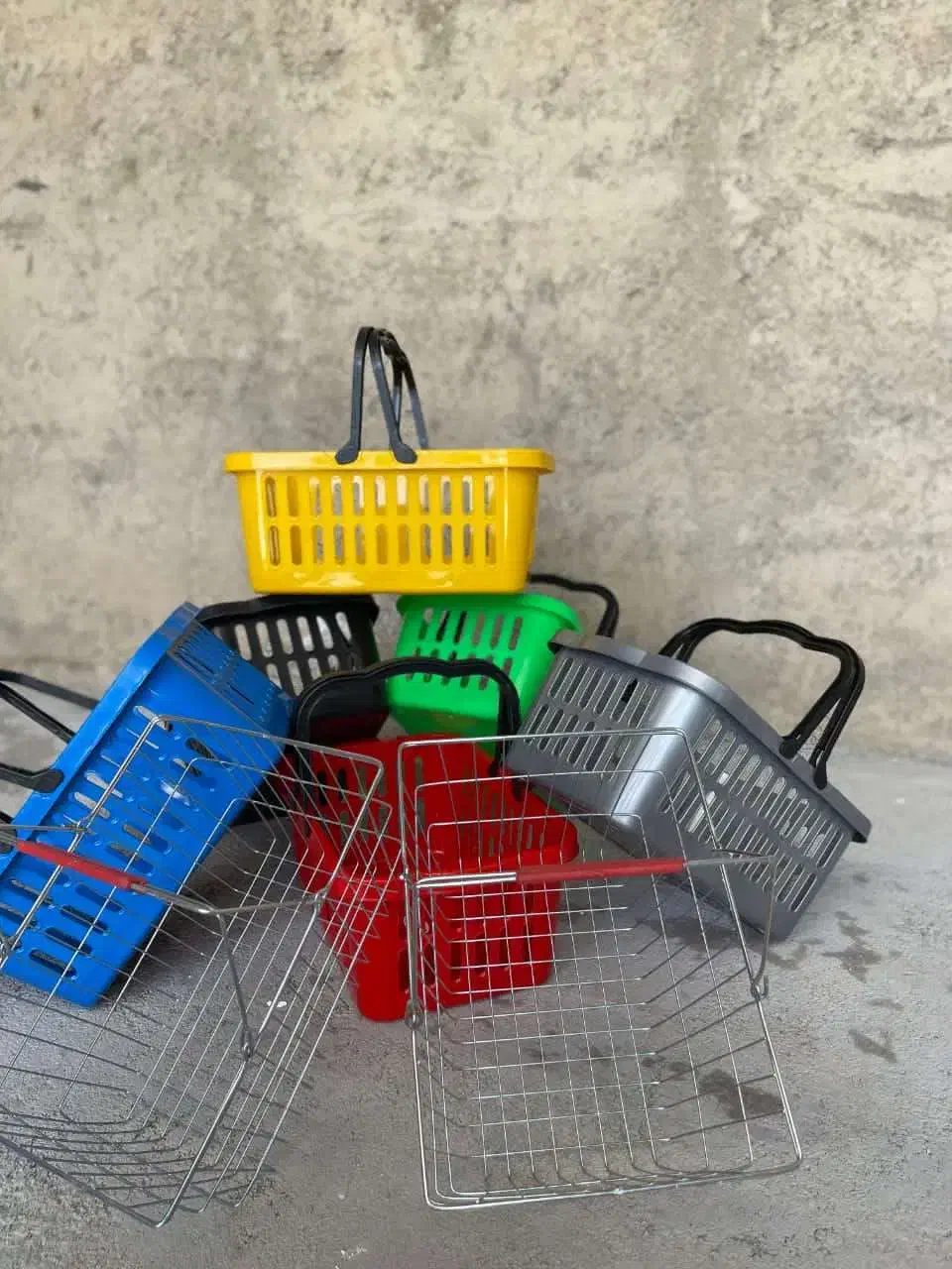سبد و چرخ خرید پلاستیکی و فلزی|عمدهفروشی|کرج, حصارک بالا|دیوار