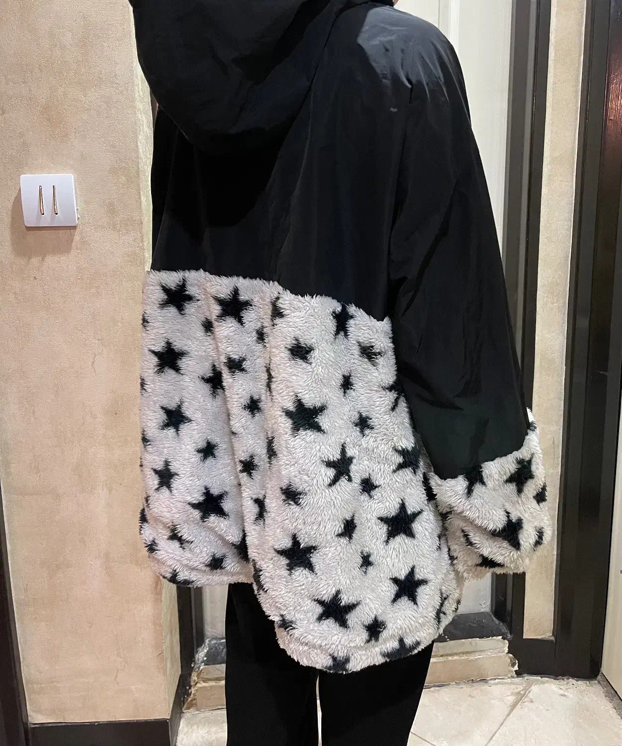 کاپشن ترک|لباس|هشتگرد, فاز ۱ مهستان|دیوار