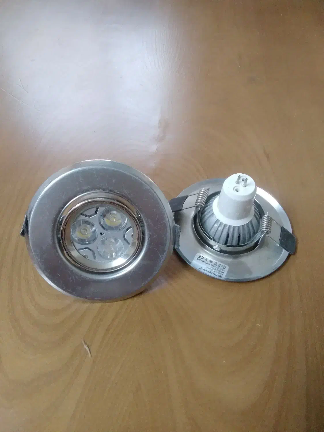 چراغ هالوژن سوزنی|لامپ و چراغ|فولادشهر, B5|دیوار