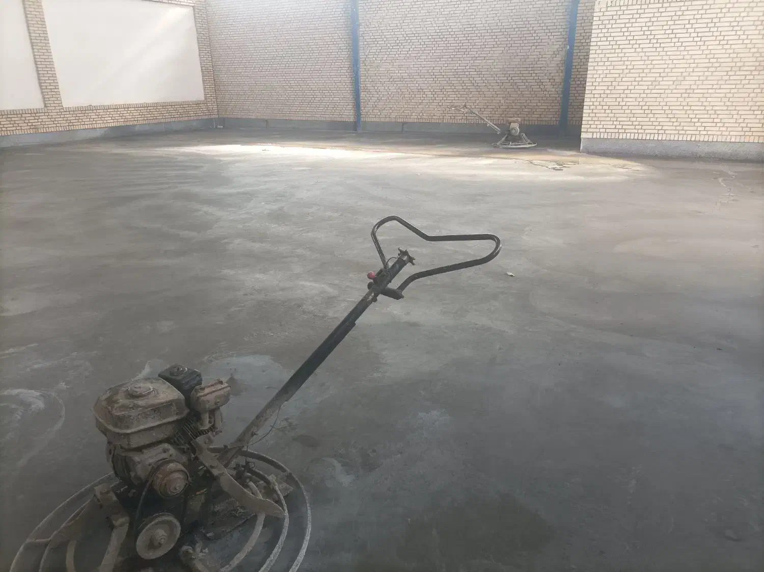 بتن ریزی با ماله پروانه|خدمات پیشه و مهارت|مشهد, فارغ التحصیلان|دیوار