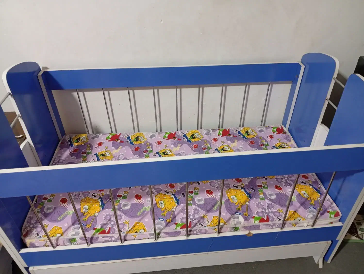 تخت گهواره ای|تخت و صندلی بچه|ماهدشت, |دیوار