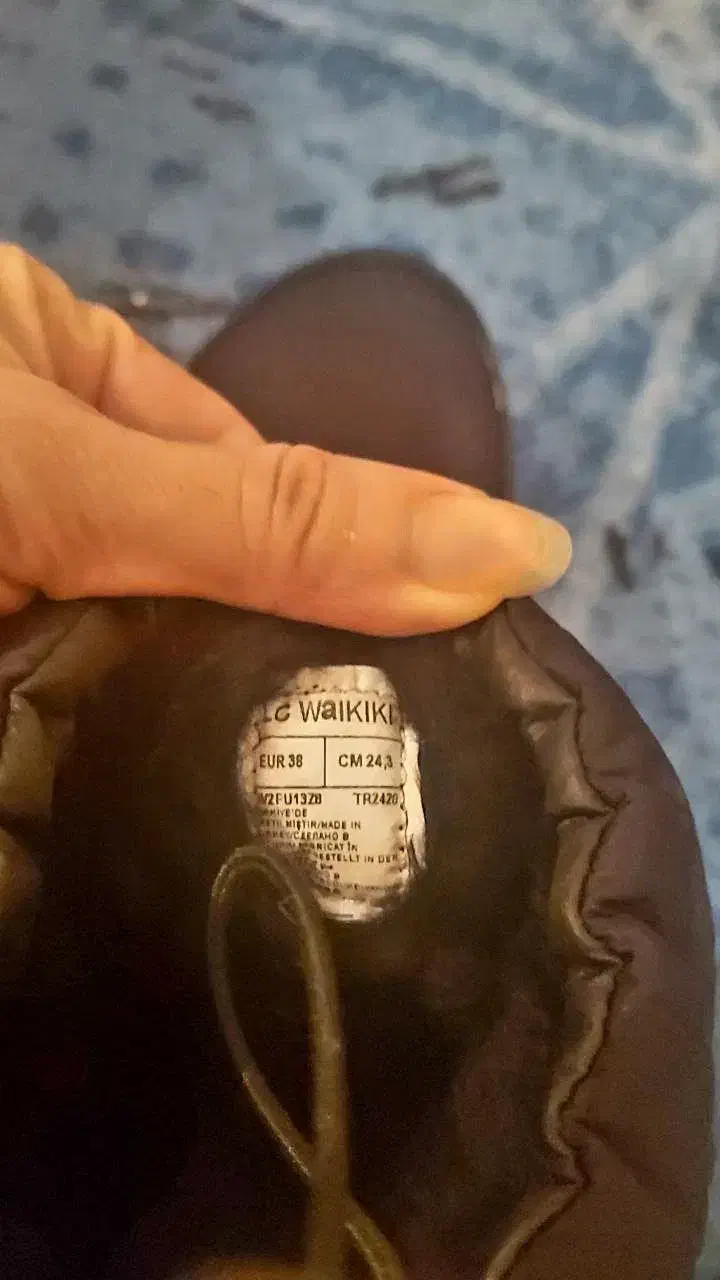 نیم بوت کاپشنی LC waikiki|کیف، کفش، کمربند|شیراز, تاچارا|دیوار