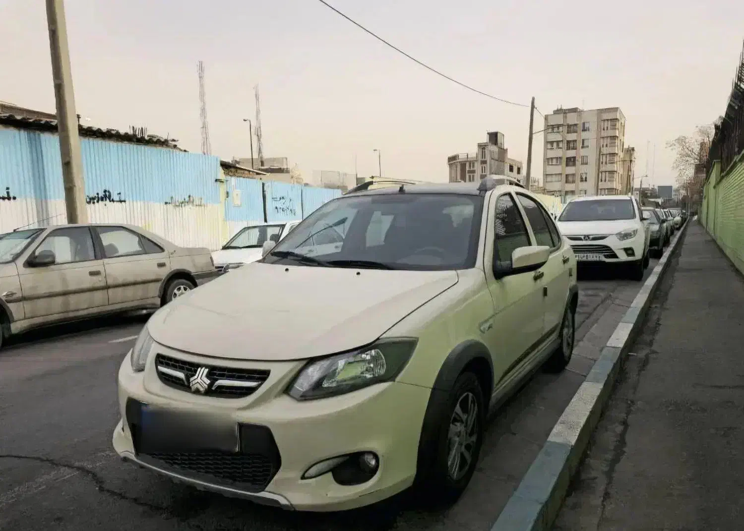 کوئیک R کرم مشکی پارس خودرویی|خودرو سواری و وانت|تهران, آهنگ|دیوار