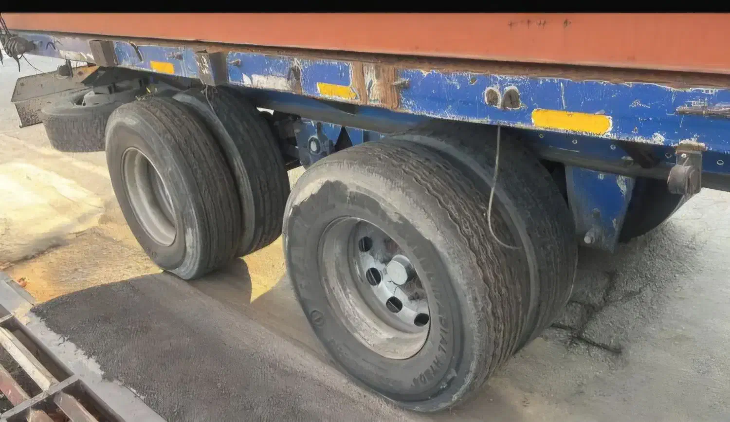 تریلری مدل۷۷|ماشین‌آلات صنعتی|مرودشت, پشت سایپا‎|دیوار