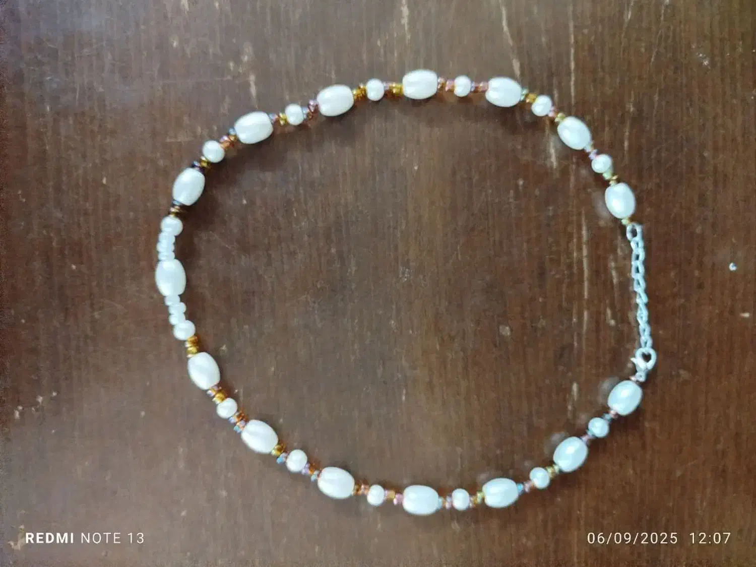 گرنبند مهره ای|بدلیجات|کاشان, معلم|دیوار