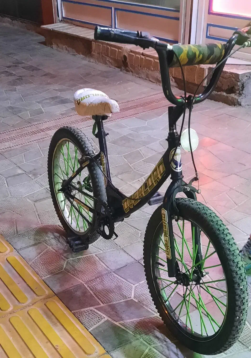 دوچرخه ۲۰|دوچرخه، اسکیت، اسکوتر|میانه, |دیوار